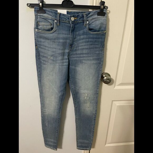 Blank NYC High-Rise Skinny  - Picture 10 of 11